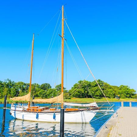 Hotel Ruegenschmiede Vis A Vis Hiddensee Schaprode Eksteriør billede