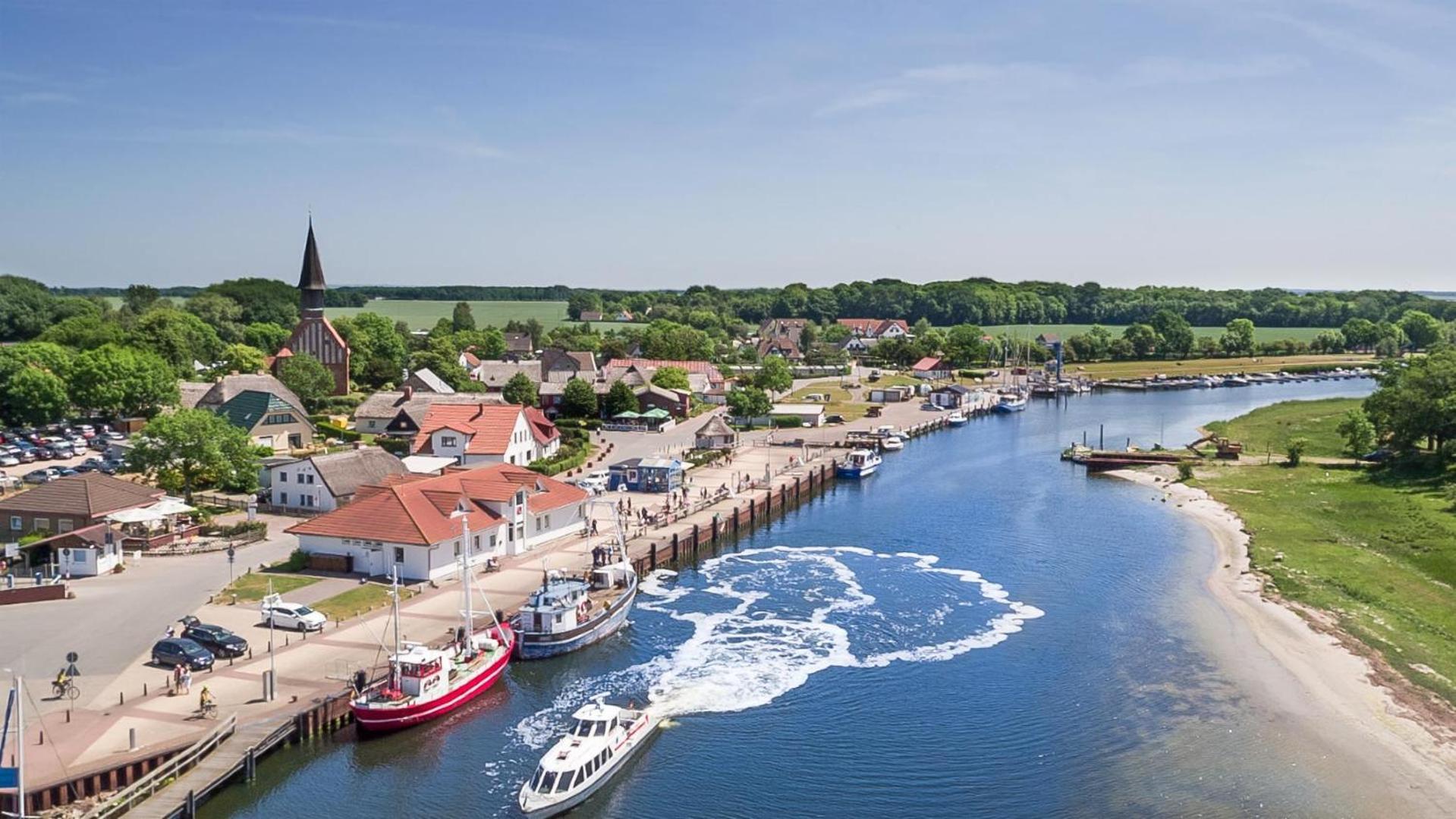Hotel Ruegenschmiede Vis A Vis Hiddensee Schaprode Eksteriør billede