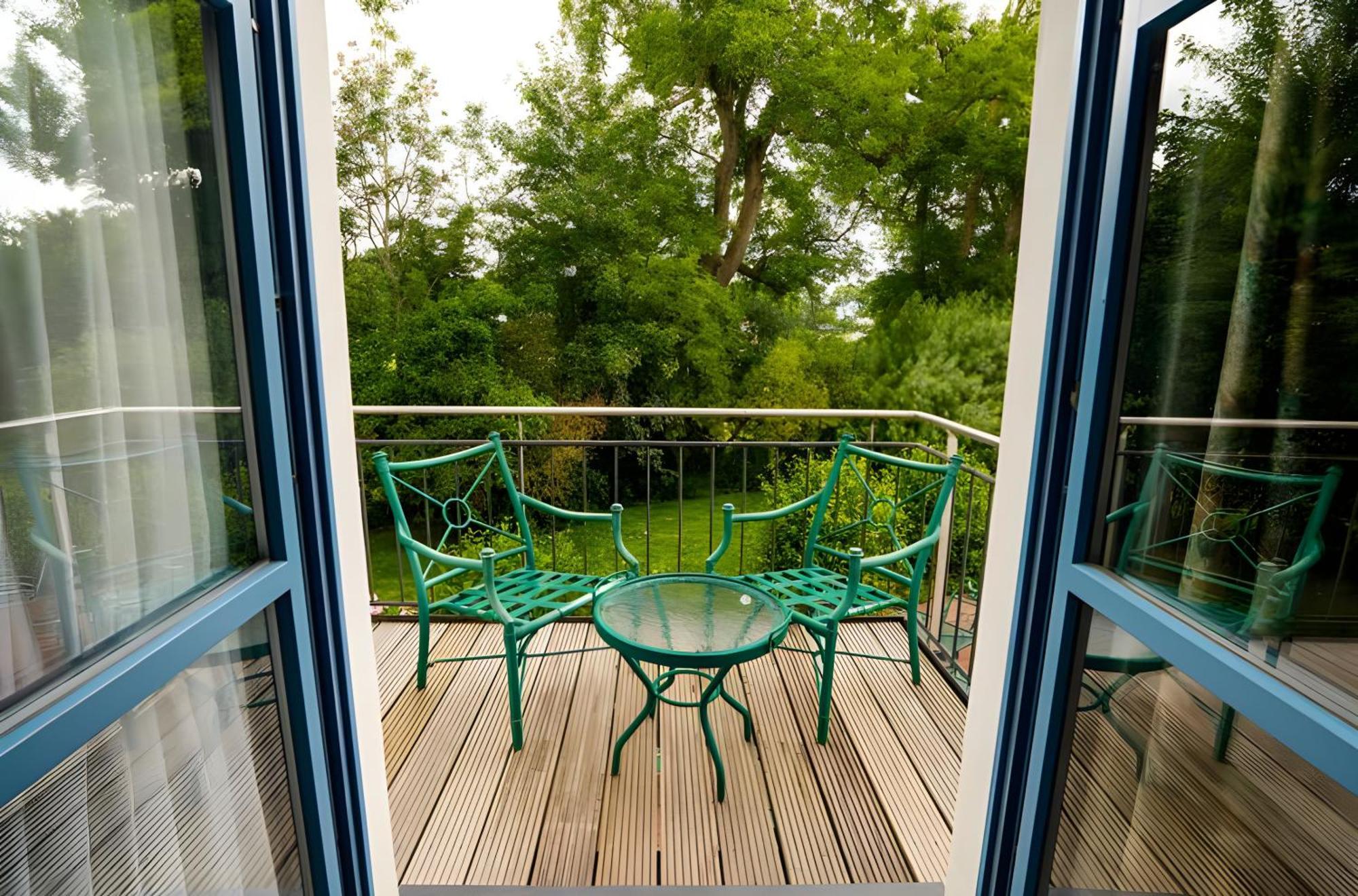 Hotel Ruegenschmiede Vis A Vis Hiddensee Schaprode Eksteriør billede